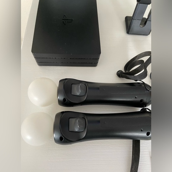 Genuine PS4 Sony Playstation VR CUH-ZVR2 Processor Unit, 2 wands, sensor w/stand - Picture 10 of 10